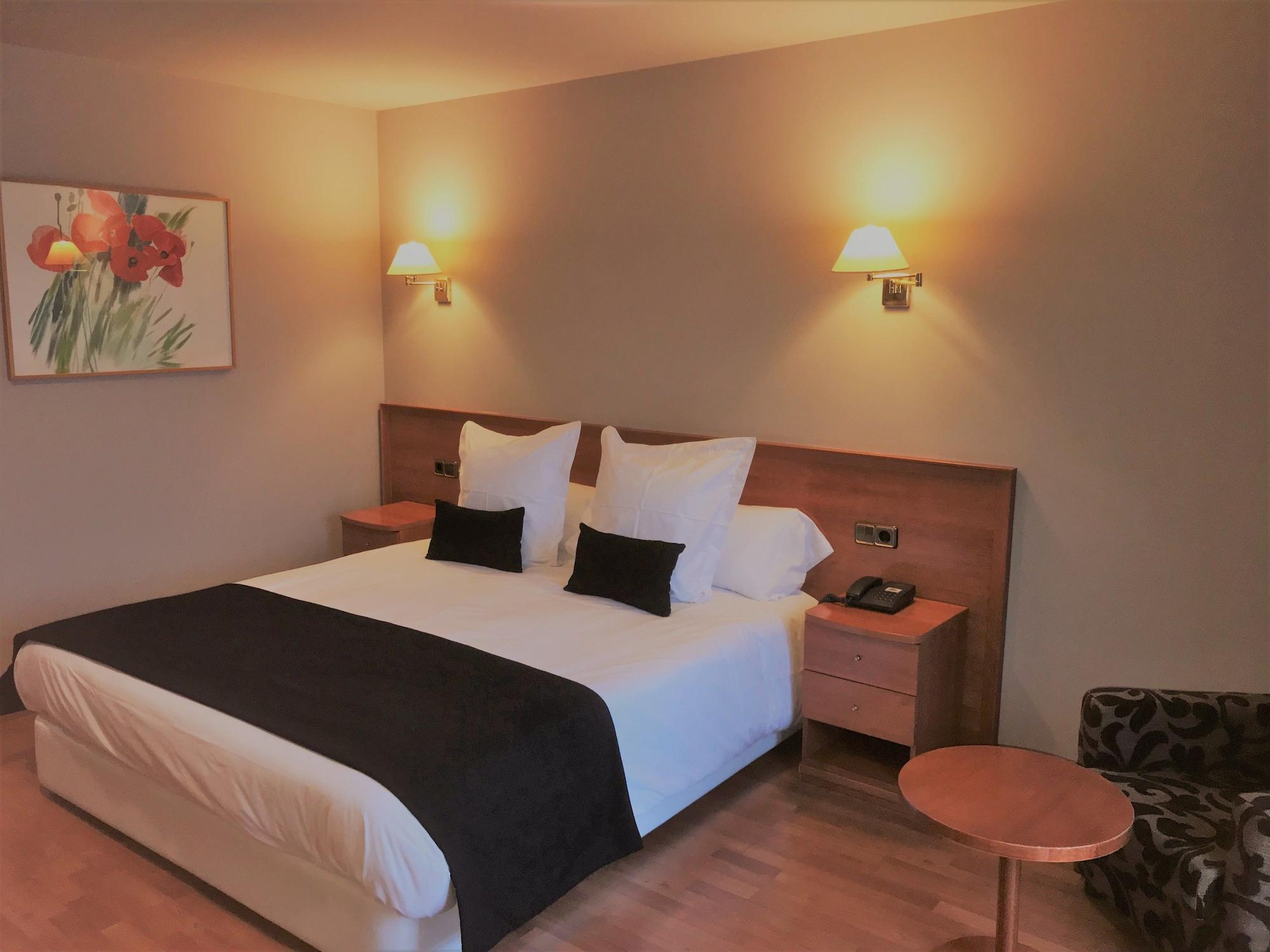 Hotel & Spa Niunit El Serrat Exteriör bild